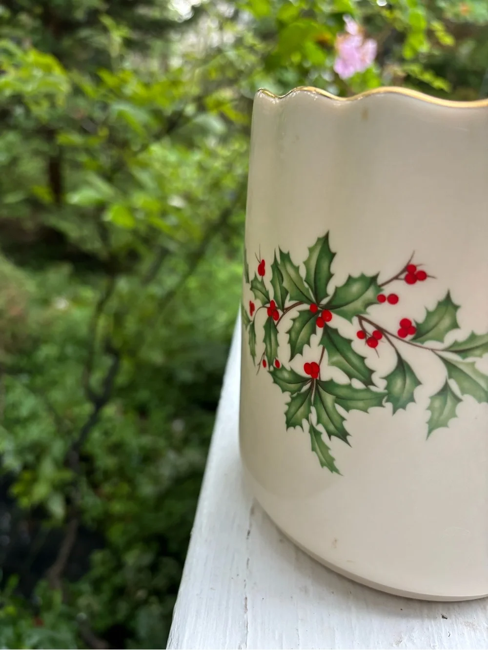 Lenox Holiday Biscuit Jar with Lid Ceramic in White, Green, Red with Gold Trim